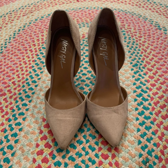 Nasty Gal Nude Stilettos Size 7. - Picture 2 of 4